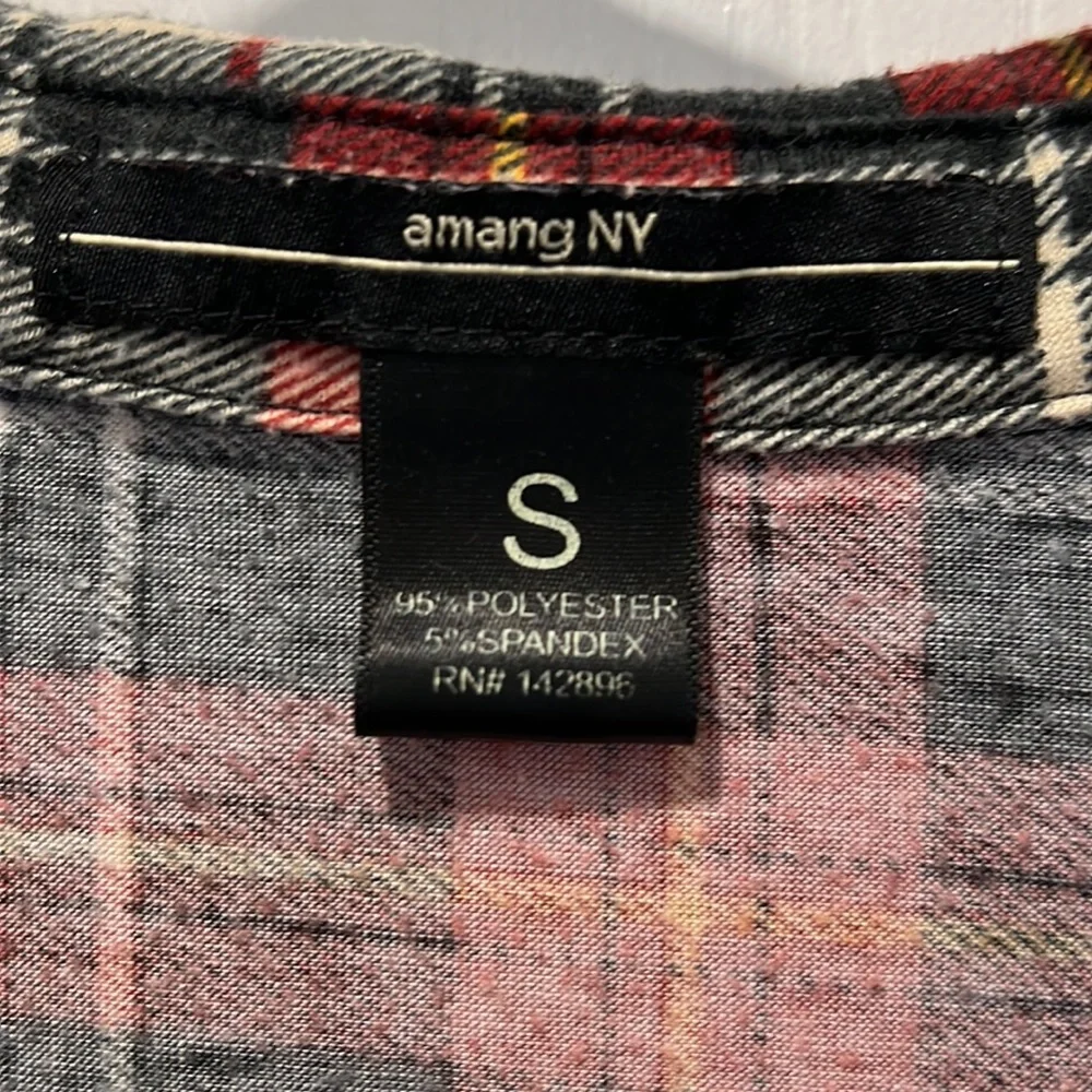 Amang NY 3/4 sleeve top Size S - Picture 3 of 3